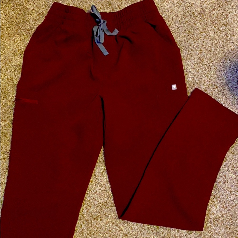 Figs Scrubs Burgundy Small bottom